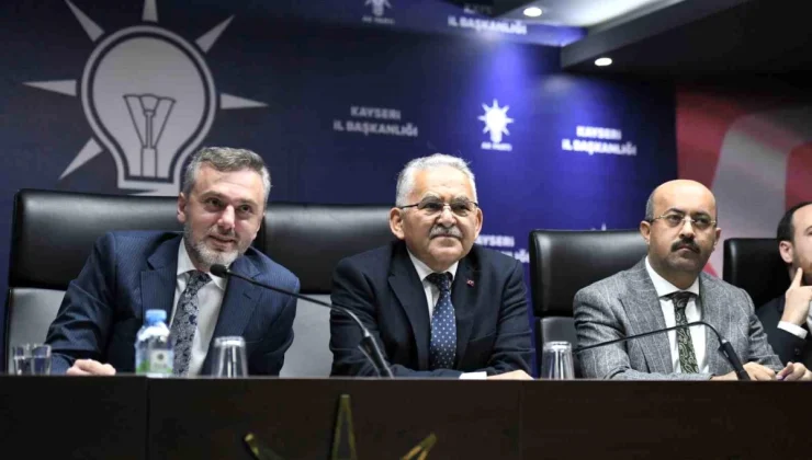 Kayseri Büyükşehir Belediye Başkanı Dr. Memduh Büyükkılıç, AK Parti Genel Başkan Yardımcısı, Teşkilat Başkanı Erkan Kandemir ile bir araya geldi